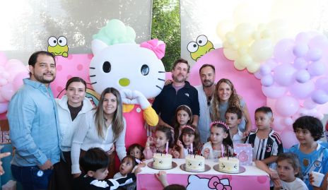  Arturo, Julieta, María José, Diego, Eduardo, Priscila, Roberta, Luisa y Emma.