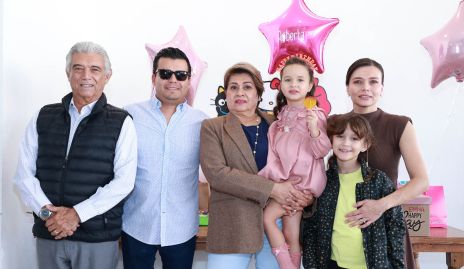  Genaro González, Genaro González, Guadalupe Cabrera, Roberta Nava, Julieta González y Ana Sofía Landarte.