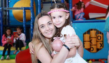  Renata González y Emma Ramos.