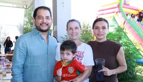  Arturo, Mary Loli, Julieta y José.