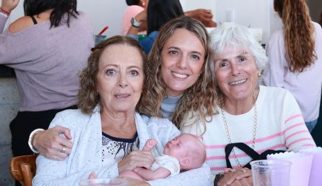  Rossana Benavente, Priscila González e Irene Benavente.