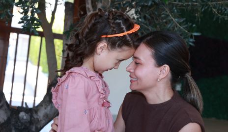  Roberta Nava y Julieta González.