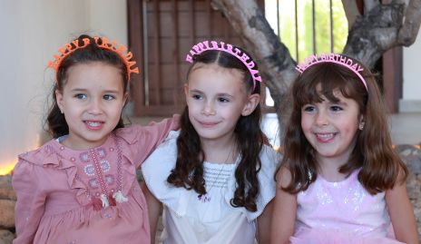  Roberta, Emma y Luisa.