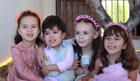  Roberta, José Pablo, Emma y Luisa.