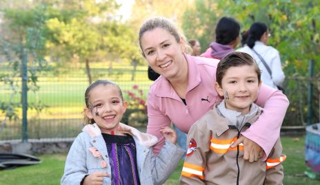  Loretya Mendizábal, Carla Puente y Federico Mendizábal.