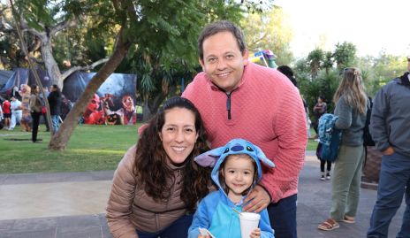  Mónica Esparza, Pedro Arredondo y Regina Arredondo.