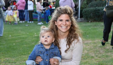  Mía Petersen y María José Díaz Dibildox.