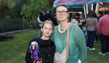  Ana Miquiño y Mari Miquiño.