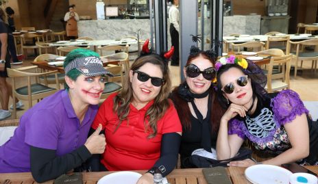  Margarita Padilla, Nancy Gámez, Adriana Jiménez y Risa Kiyoung.