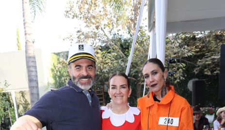  Carlos Macías, Mónica del Pozo y Moni Abud.