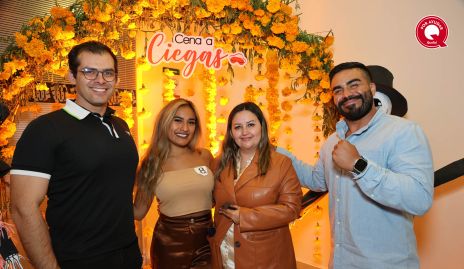  Ricardo, Karina, Gris y César Ortega.