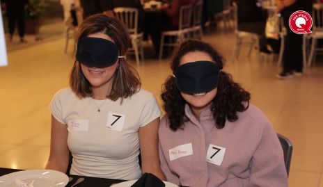  Ana Paula González y María Bravo.