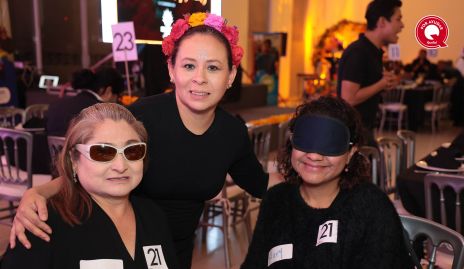  Flor, Mariana y Mari.