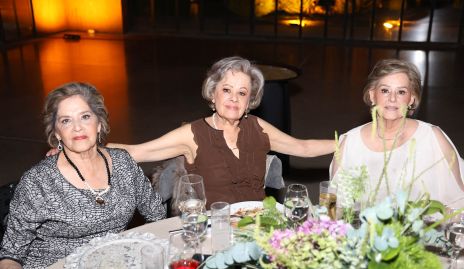  Rosy Rodríguez, Alejandra Álvarez y Lolita Álvarez.
