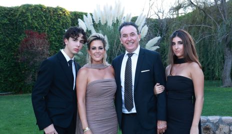  Emiliano González, Ana Gaby Lozano, Ernesto González y Paulina González.