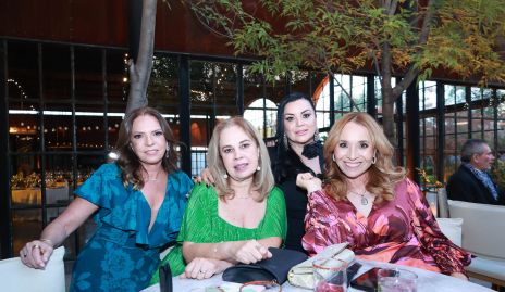  Guadalupe Del Valle, Luzdel González, Sagrario Malpica y Aurora Medrano.