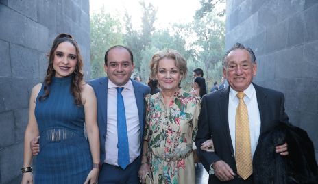  Daniela Pérez, Jaime Morales, Martha Irene Villalobos y Jaime Morales.