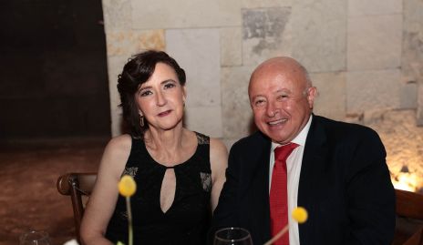  María del Carmen Bárcena y Antonio Cueli.