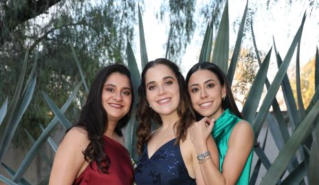  Marcela Duque, María Meade y Consuelo Madrid.