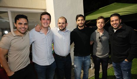  Elías Abud celebrando su cumple con sus amigos.