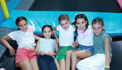  Vale, Isa, María Inés, Ale y Elena.