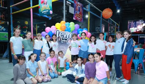  Leyre Gallegos con sus amigas.