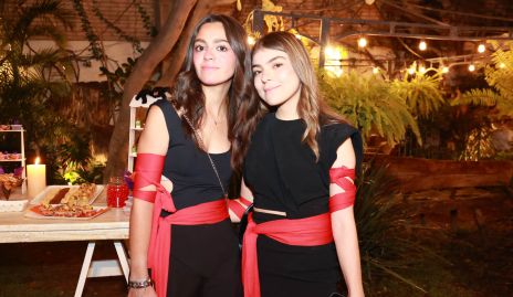  Ana Pao de la Torre y Regina Castillo.