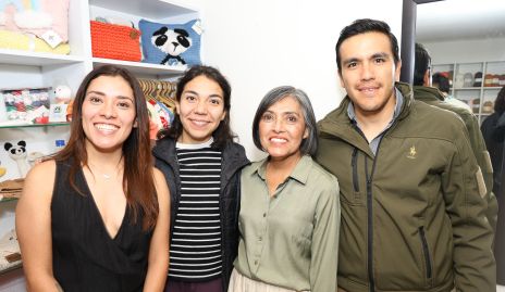  Yolanda Aguilar, Mariana Turribiantes, Yolanda Auces y Francisco Herrera.