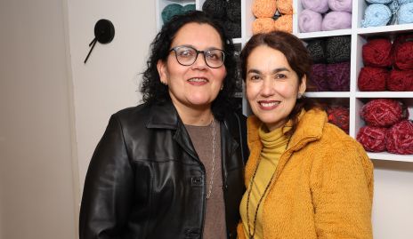  Gaby Espinosa y Marisa González.