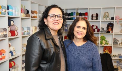  Gaby Espinosa y Claudia Gómez.