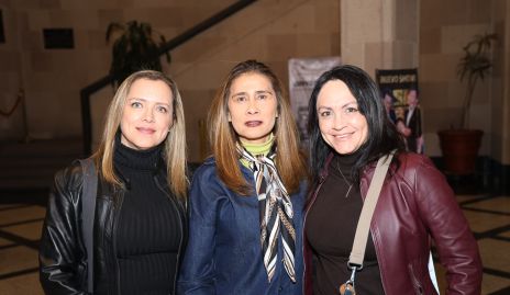  Georgina, Claudia y Lucy.