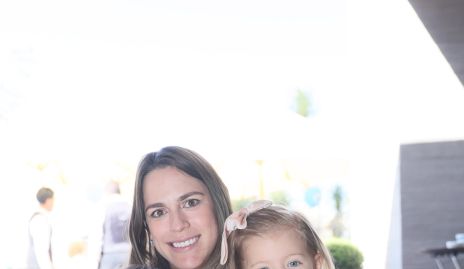  Paulina Aguirre con Dani y Loretta.