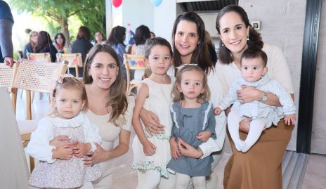  Paulina Aguirre con Loretta, Jessica Martín con Alessa y Luisa, Daniela Mina con Dani.