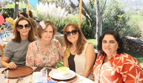  Pilar Martínez, Martha Zwieger, Claudia Altamirano y Gabriela Altamirano.