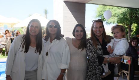  Danitza Lozano, Raquel Altamirano, Paulina Aguirre, Paty del Bosque y Loretta Lozano.