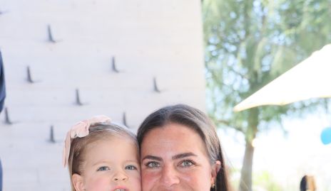  Danitza Lozano con su sobrina Loretta.