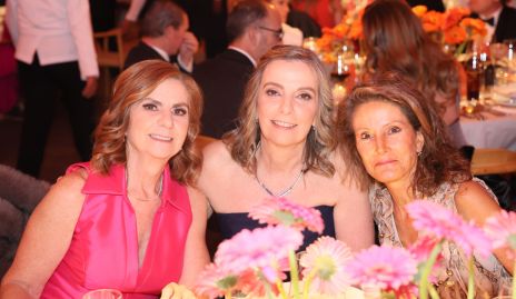  Maripepa Valladares, Charo Valladares y Lourdes Herrera.