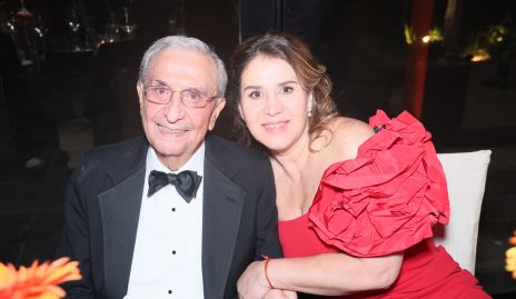  Héctor Morales y Raquel Morales.