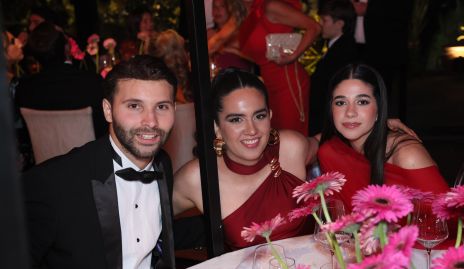  Eduardo Santana, Mónica Fortaneli y Montserrat Leiva.