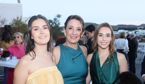 Isabel Pérez, Gloria Martínez y Maricarmen Del Valle.