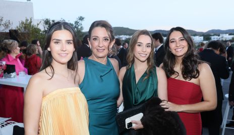  Isabel Pérez, Gloria Martínez, Maricarmen Del Valle y Sofía Leiva.