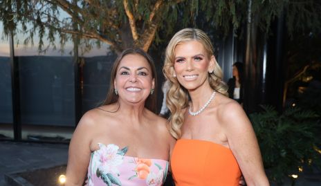  Wendy Ohana y Marisol Eichelmann, mamá de la novia.