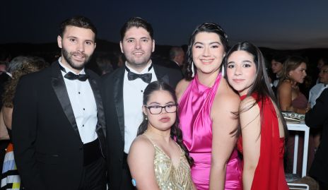  Primos Leiva, Eduardo Santana, Diego Santana, María Santana, María Paula Fortaneli y Montserrat Leiva.