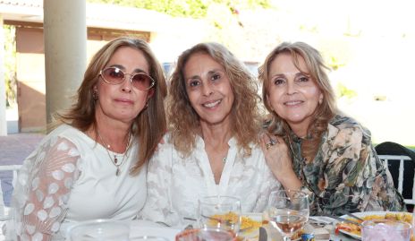  Patricia, Lucila y Anabel Gaviño.