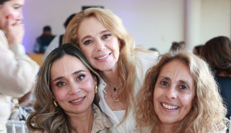  Yolanda Álvarez, Tayde Gaviño y Lucila Gaviño.
