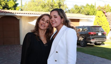  Mónica Gaviño y Annie Gómez.