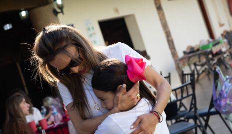  Daniela Díaz de León y Ale Conde.