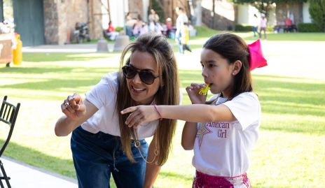  Daniela Díaz de León y Ale Conde.