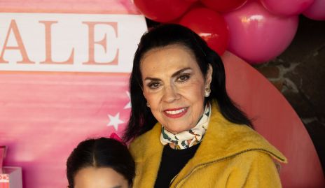  Ale Conde con su abuela Yoya Galarza.