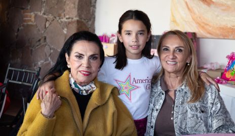  Yoya Galarza, Ale Conde y Norma Galarza.